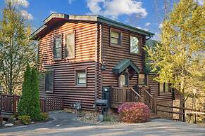 Stunning Mountain Cabin w Hot tub