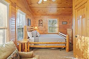 Stunning Mountain Cabin w Hot tub