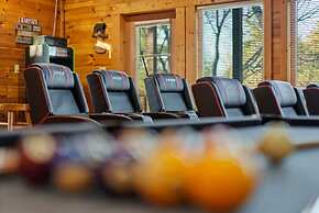 Stunning Mountain Cabin w Hot tub