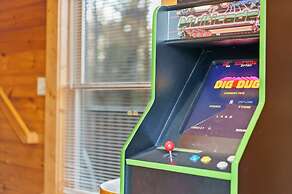 Stunning Mountain Cabin w Hot tub