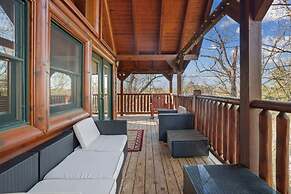 Stunning Mountain Cabin w Hot tub