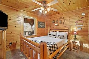 Stunning Mountain Cabin w Hot tub