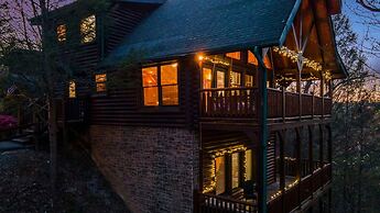 Stunning Mountain Cabin w Hot tub