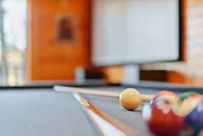 Stunning Mountain Cabin w Hot tub