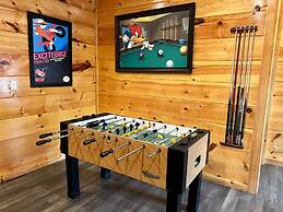 5 Master Suites 5 6bath Cabin 5 min to Gsmnp