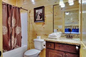 5 Master Suites 5 6bath Cabin 5 min to Gsmnp