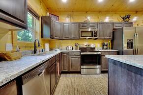 5 Master Suites 5 6bath Cabin 5 min to Gsmnp