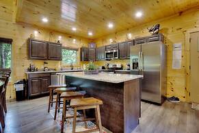 5 Master Suites 5 6bath Cabin 5 min to Gsmnp