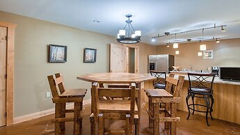 Slps 24 12m Town 7acre Huge Yard Theatre Gmroom