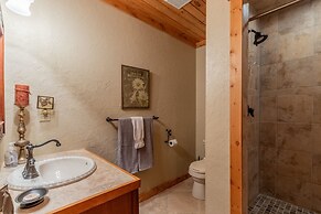 10min Dwtn Cashiers 5mn to Silverrun Waterfall