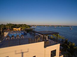 Oceanfront Sunset Gecko Condo - Ground Floor 1B