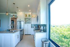 Oceanfront Sunset Gecko Condo - Ground Floor 1B