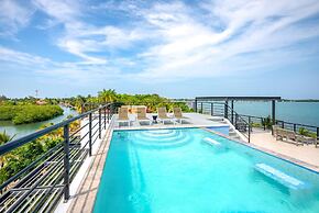 Oceanfront Sunset Gecko Condo - Second Floor 2A