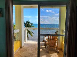 Lucky Duck Villa - Huge Beachfront Pool and Pier