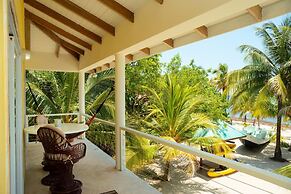 Lucky Duck Villa - Huge Beachfront Pool and Pier