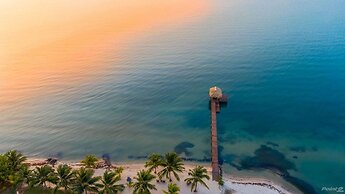 Luxury Oceanfront Villa w 2 Pools Beach Pier