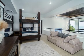 Spacious 4-bed Villa in Placencia Village w Pool