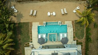 Spacious 4-bed Villa in Placencia Village w Pool