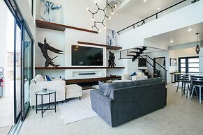 Spacious 4-bed Villa in Placencia Village w Pool