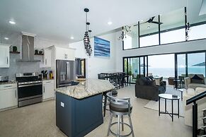 Spacious 4-bed Villa in Placencia Village w Pool