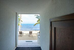 Oceanfront Sunset Gecko Condo - Second Floor 2B