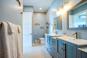 Oceanfront Sunset Gecko Condo - Second Floor 2B