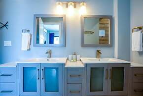 Oceanfront Sunset Gecko Condo - Second Floor 2B