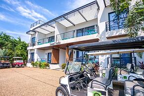 Oceanfront Sunset Gecko Condo - Second Floor 2B