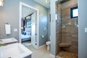 Oceanfront Sunset Gecko Condo - Second Floor 2B