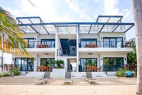 Oceanfront Sunset Gecko Condo - Second Floor 2B