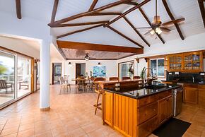Private Oceanfront 4-bed Villa w Pool on Huge Lot