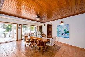 Private Oceanfront 4-bed Villa w Pool on Huge Lot