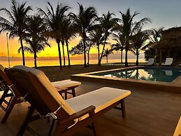 Private Oceanfront 4-bed Villa w Pool on Huge Lot