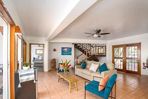 Private Oceanfront 4-bed Villa w Pool on Huge Lot