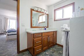 Private Oceanfront 4-bed Villa w Pool on Huge Lot