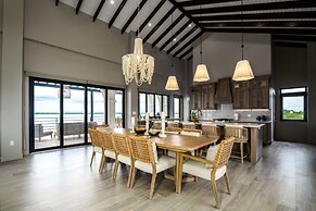 NEW 3 Story 4-bed Waterfront Villa w Sunset Views