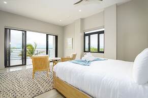 NEW 3 Story 4-bed Waterfront Villa w Sunset Views