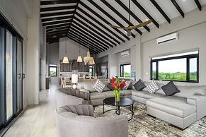 NEW 3 Story 4-bed Waterfront Villa w Sunset Views