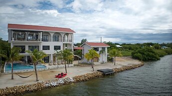 NEW 3 Story 4-bed Waterfront Villa w Sunset Views