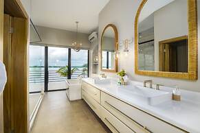 NEW 3 Story 4-bed Waterfront Villa w Sunset Views