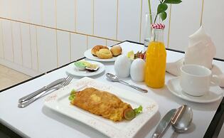 Richmond Suites Hotel