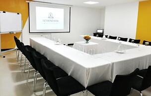 Richmond Suites Hotel