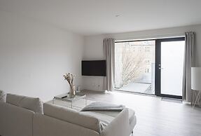 Fantastic Apartment w French Balcony