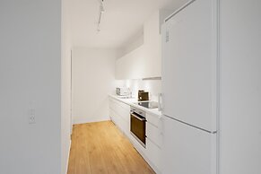 Fantastic Apartment w French Balcony