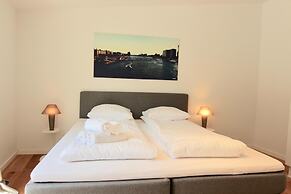 Private 1-bed Townhouse w Terraces