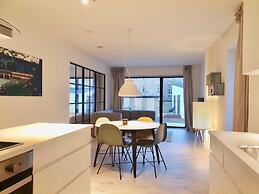 Fantastic Apartment w French Balcony