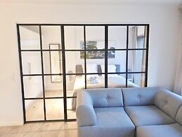 Fantastic Apartment w French Balcony