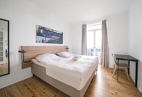 Fantastic 2-bed w Balcony in Charlottenlund