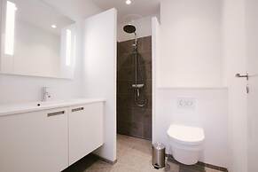Townhouse Studio w Large Private Balcony