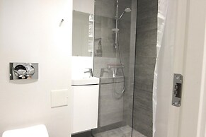 Wonderful 2-bed w Balcony